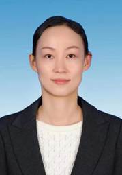 董萍蓝底证件照